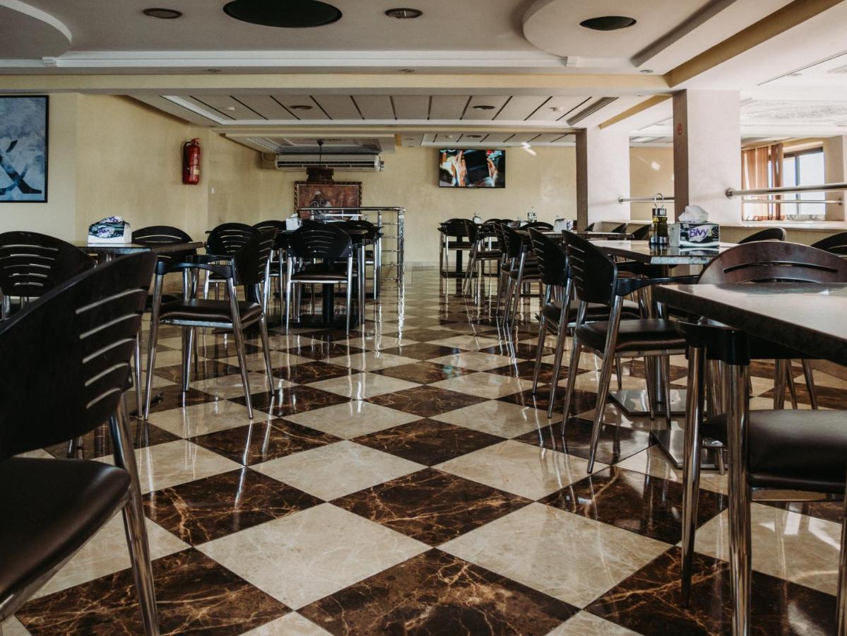 Hotel L'Aeroport Nador Bagian luar foto