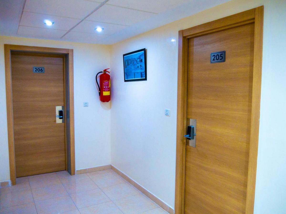 Hotel L'Aeroport Nador Bagian luar foto