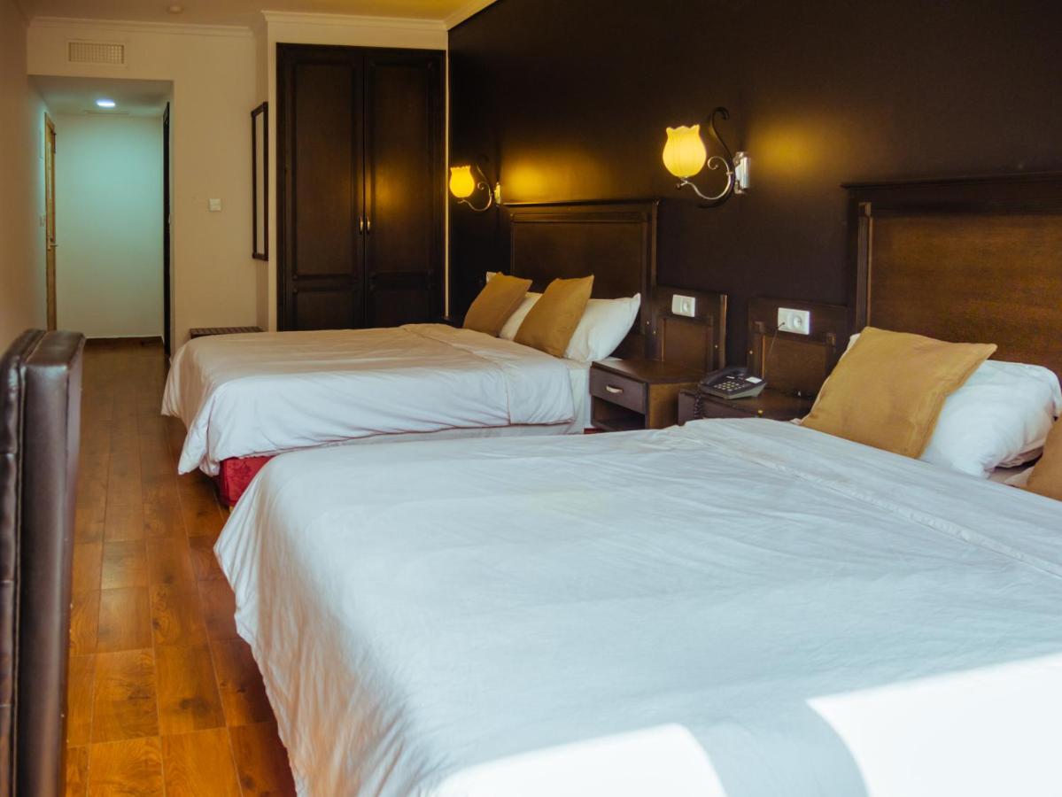 Hotel L'Aeroport Nador Bagian luar foto