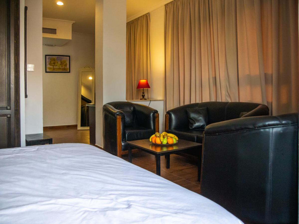 Hotel L'Aeroport Nador Bagian luar foto