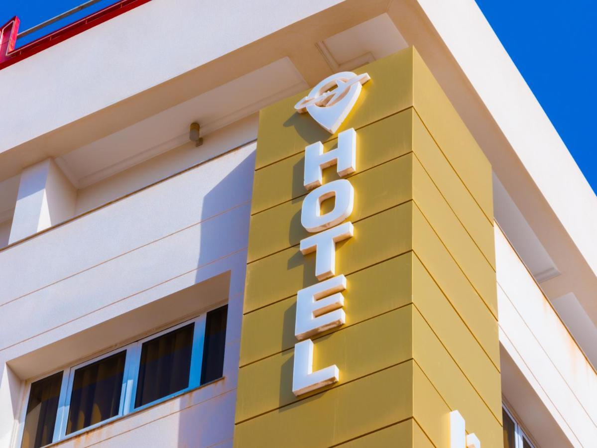 Hotel L'Aeroport Nador Bagian luar foto