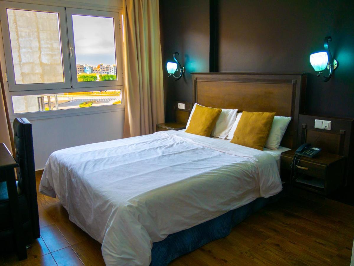 Hotel L'Aeroport Nador Bagian luar foto